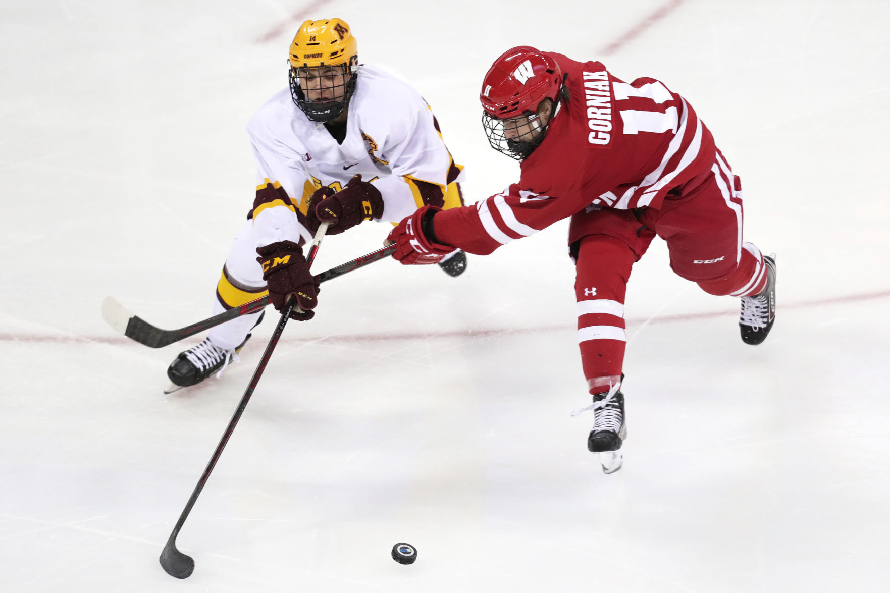 110521_uwhockey_01-11052021195402